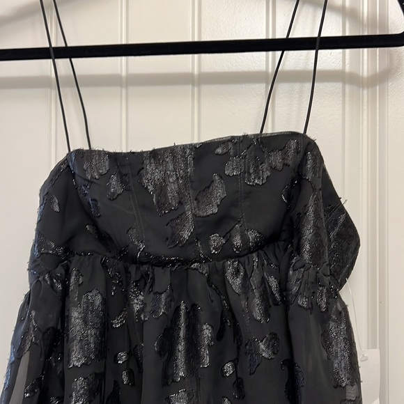 Urban Outfitters black flowy printed sleeveless top - Picture 2 of 8